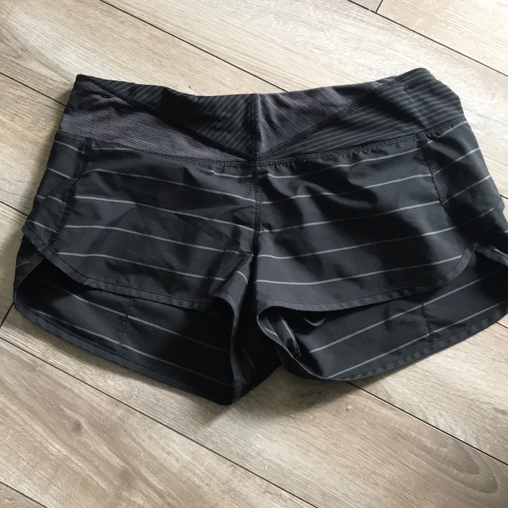 Lulu lemon speed shorts size 4.